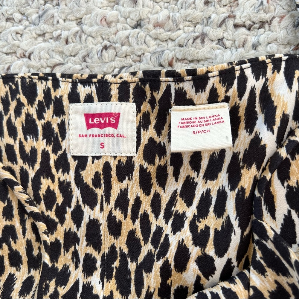 Levi’s Cheetah Slip - Picture 3 of 5